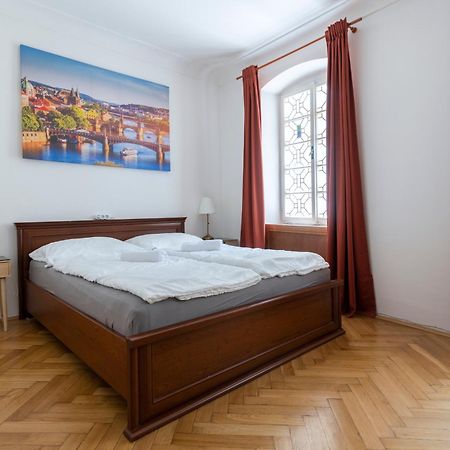 Historic Spirit At Studio Under The Prague Castle Exterior foto